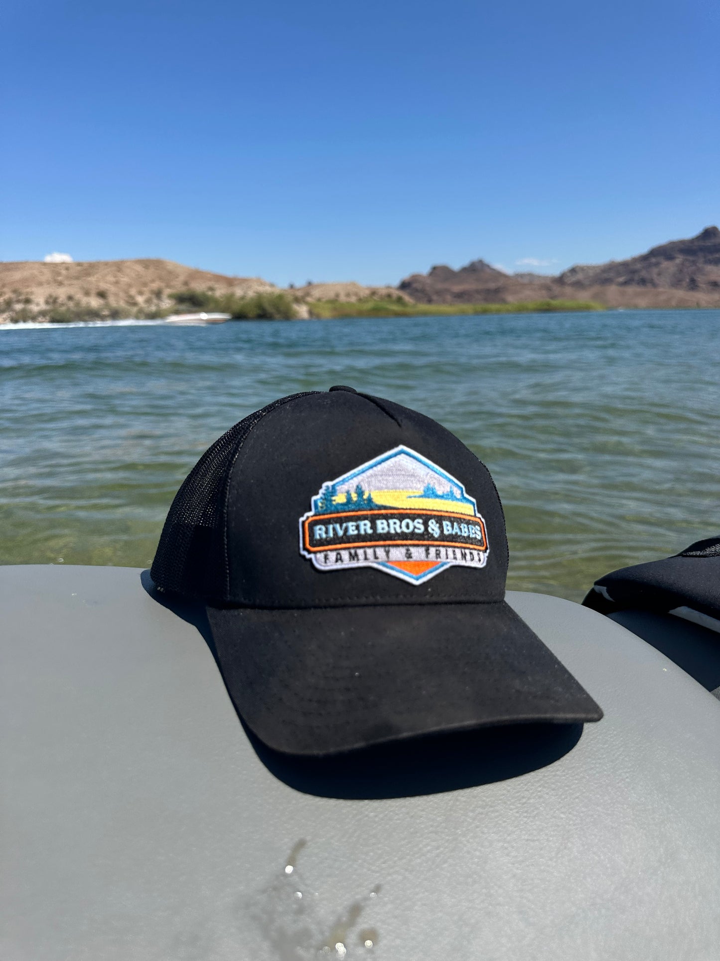 Mountain patch snapback