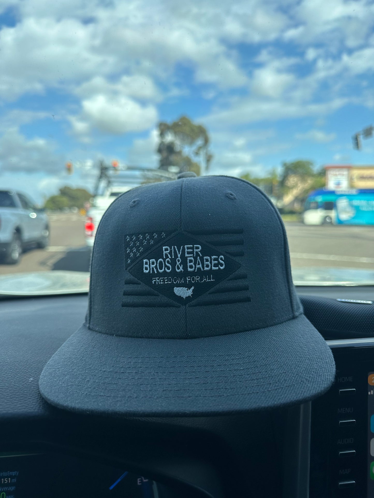 Grey embroidery flag flexfit110 snapback