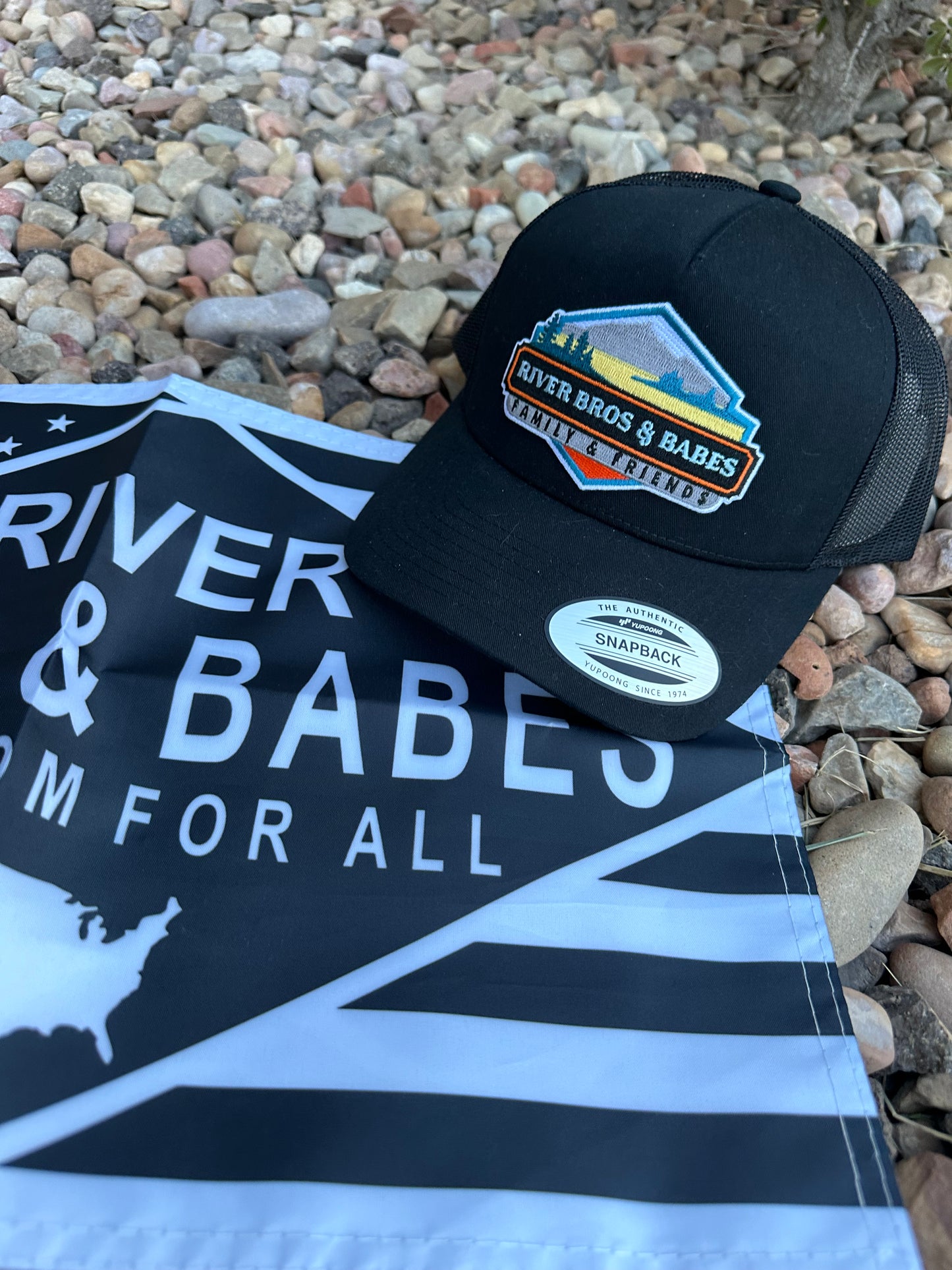 Mountain patch snapback